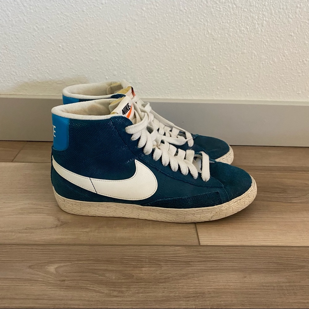 Nike Blazer women’s size 8